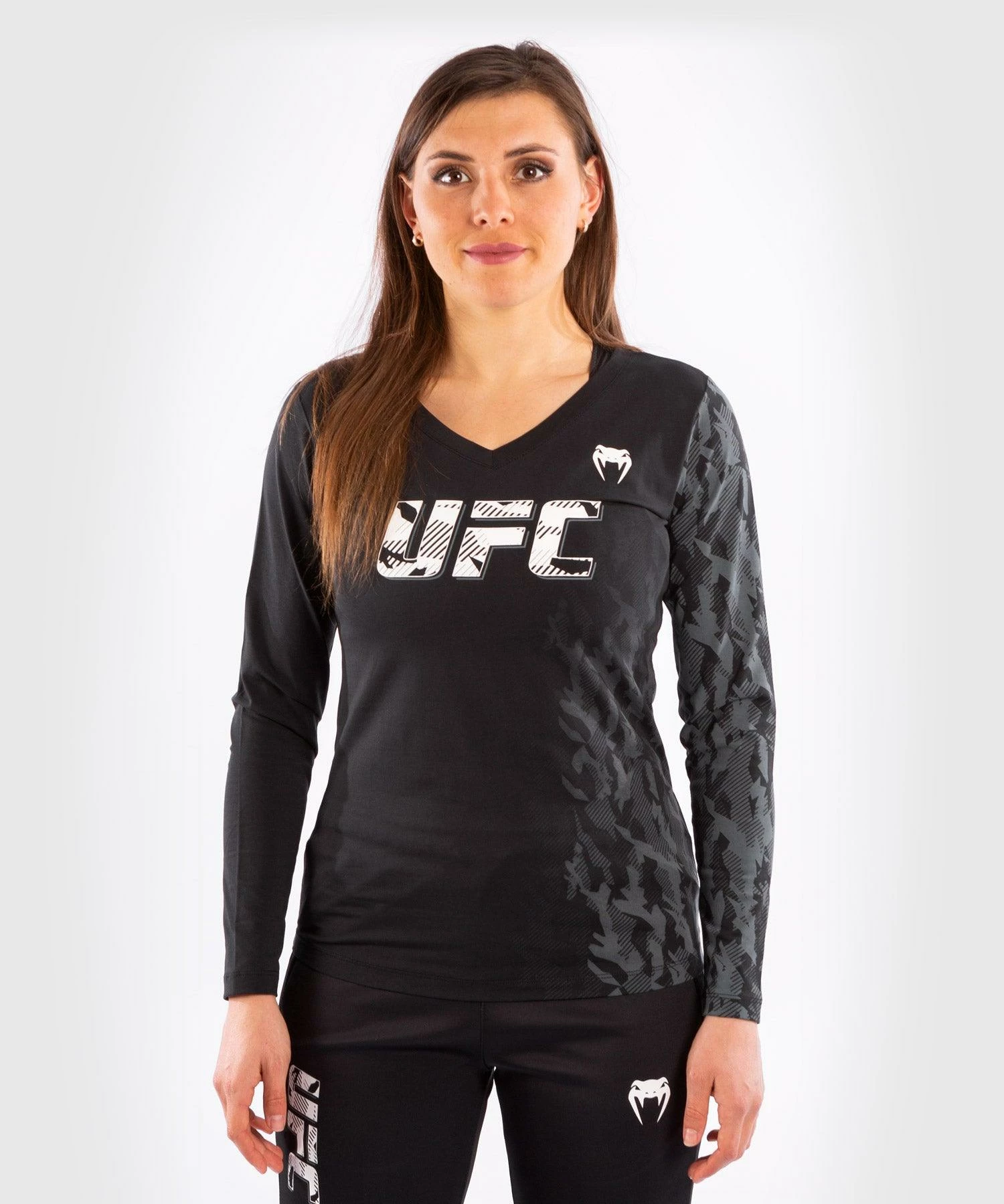 UFC Venum Authentic Fight Week Women's Long Sleeve T-shirt - Black 3 UFC Venum Authentic Fight Week Women's Long Sleeve T-shirt - Black