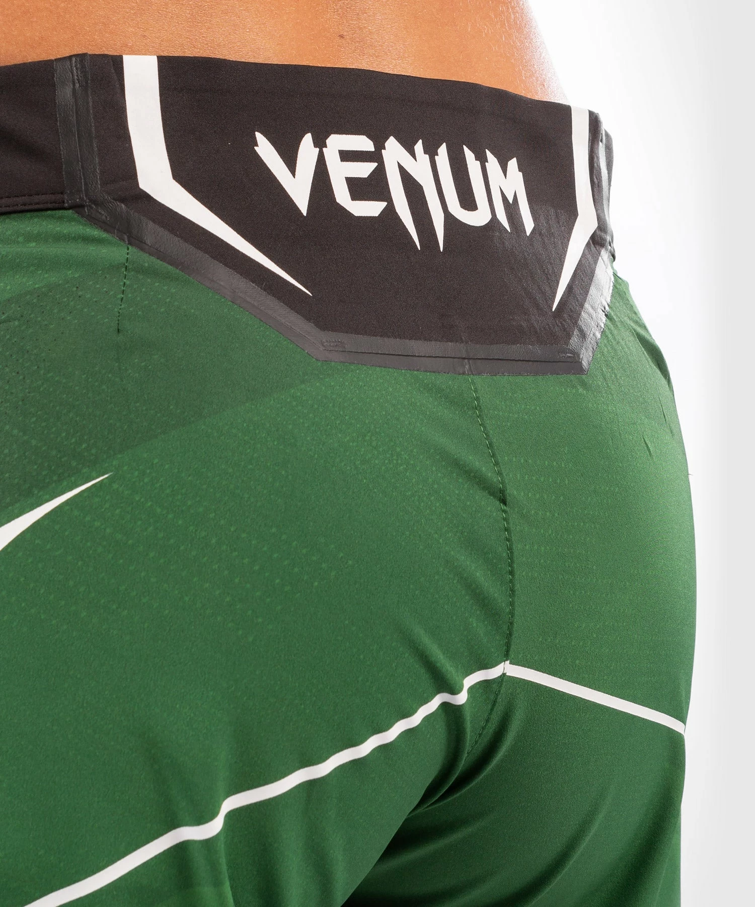 UFC Venum Authentic Fight Night Women's Shorts - Long Fit - Green 8 UFC Venum Authentic Fight Night Women's Shorts - Long Fit - Green - Bilde 6