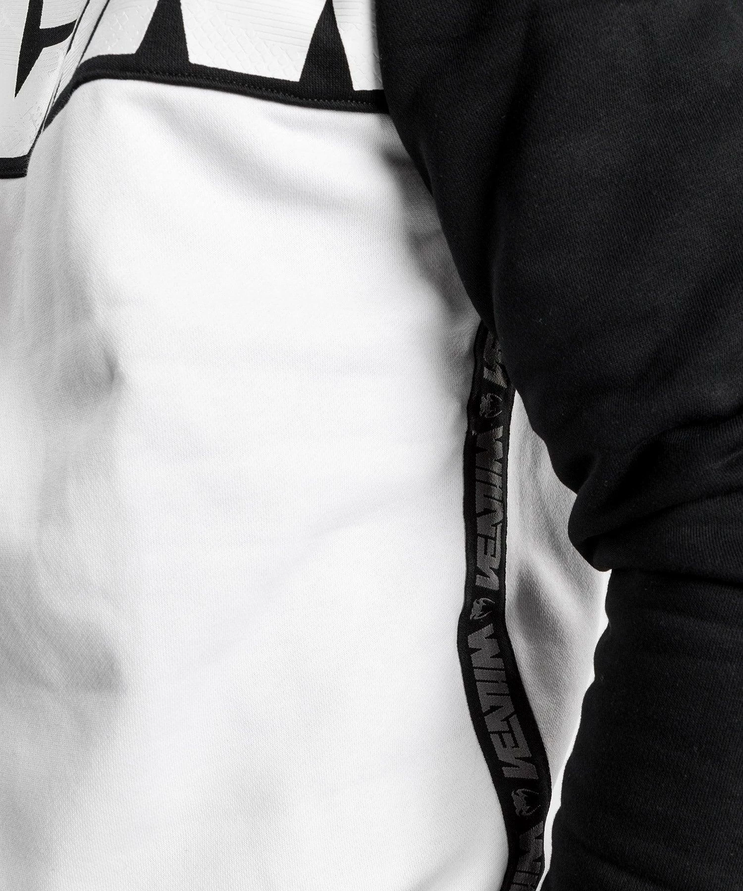 Venum Connect Crewneck Sweatshirt - Black/White 8 Venum Connect Crewneck Sweatshirt - Black/White - Bilde 6