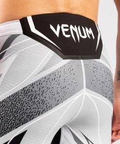 UFC Venum Authentic Fight Night Men's Vale Tudo Shorts - Long Fit - White -Boxing Elegant Butikk f 252Ff 252F0 252F8 252Fff088e97ac04e733c67a178f5dc571e1c2782438 VNMUFC 00008 002 07 1